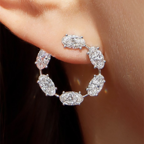 18K Oval Diamond Earring